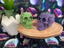 Load image into Gallery viewer, Frootloops Steam Punk Skull Candle