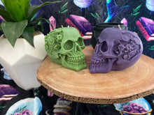 Load image into Gallery viewer, Frootloops Steam Punk Skull Candle