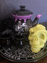 Load image into Gallery viewer, Aronia Berry &amp; Hempseed Medusa Snake Skull Candle