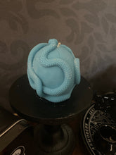 Load image into Gallery viewer, Moon Lake Musk Medusa Snake Skull Candle